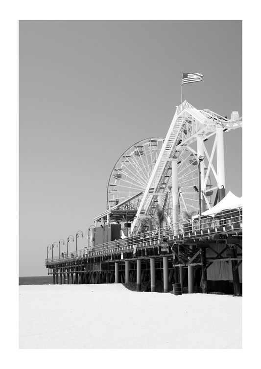 Set of 3 Santa Monica black and white posters
