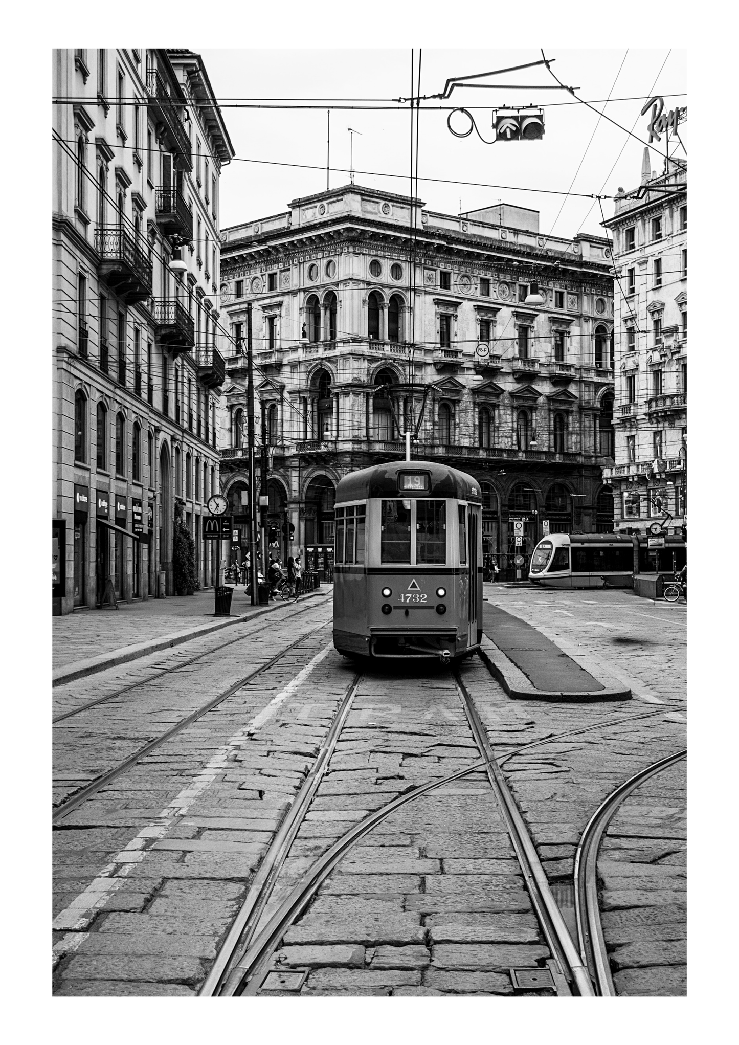 Set of 3 Milan black and white prints