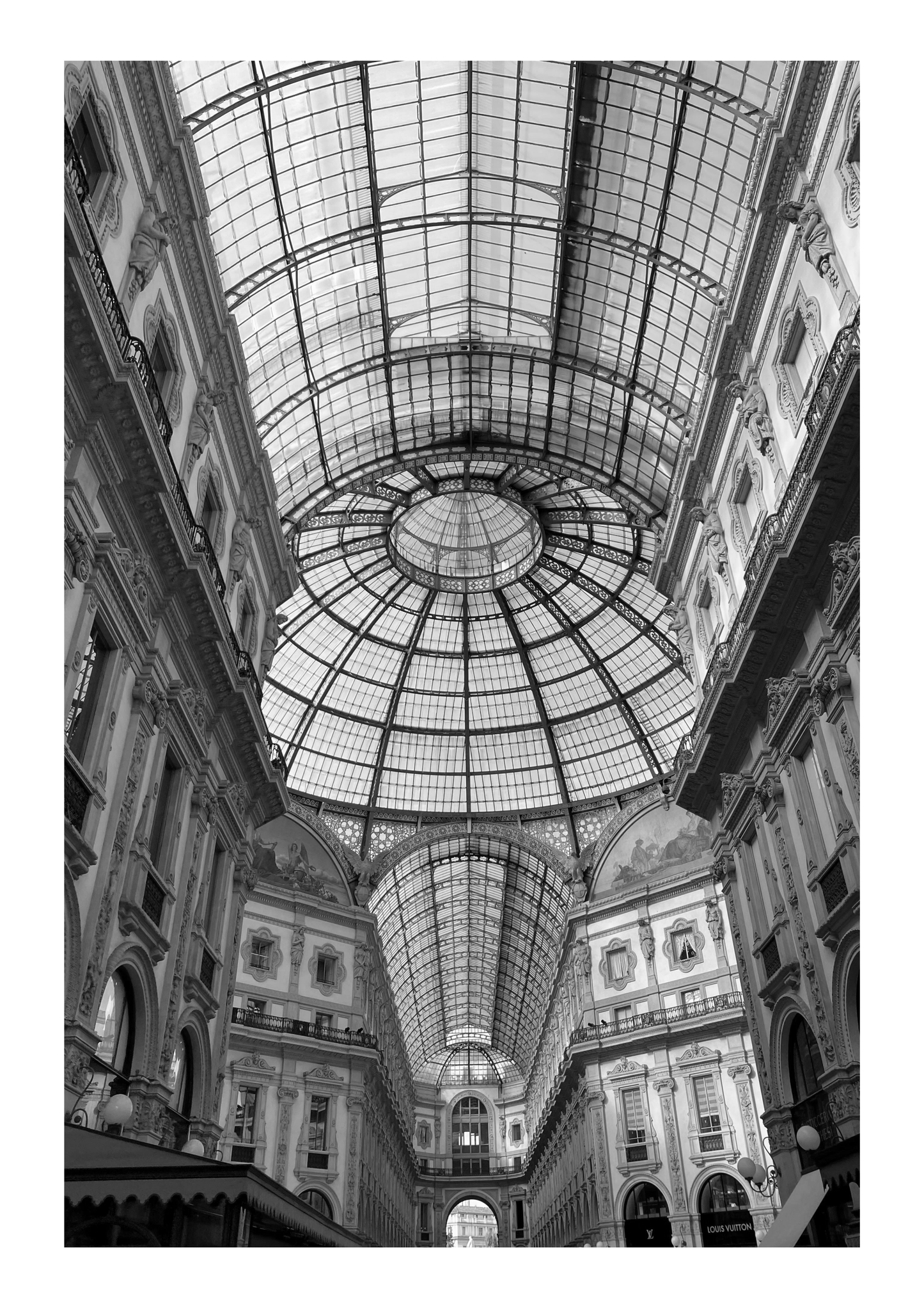 Set of 3 Milan black and white posters